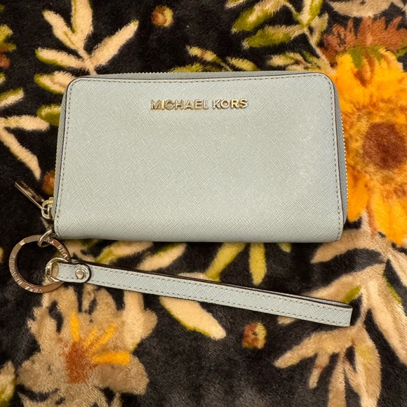 Michael Kors Jet Set Smartphone Wallet Wristlet Used Good Dusty Light Blue - Picture 1 of 11